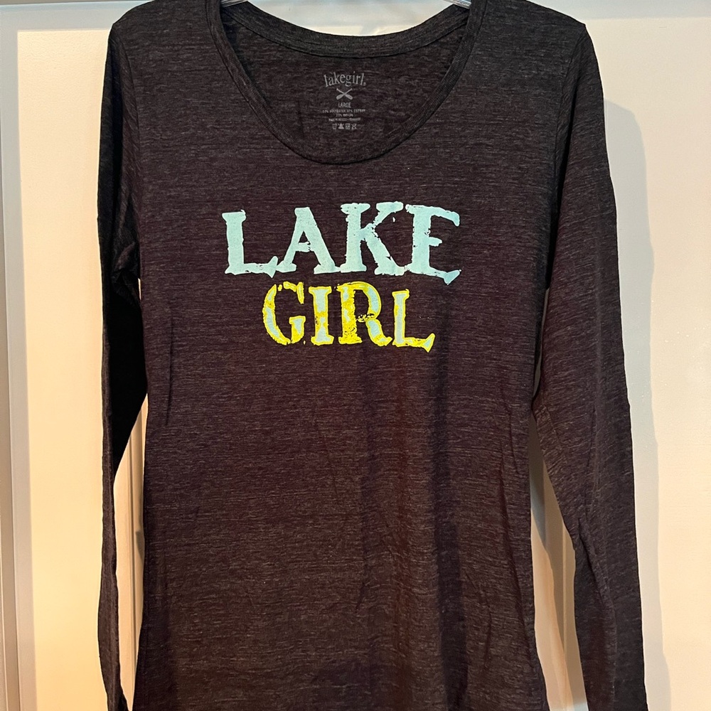 EUC. Lake Girl LS t-shirt in gray. Size L